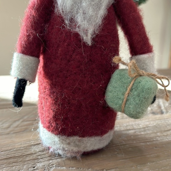 Wool Felt Santa with Black Hat & Package - Picture 8 of 10